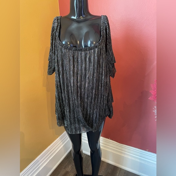 Women’s Plus Size Glitter Top ( 2X ) - Picture 2 of 4